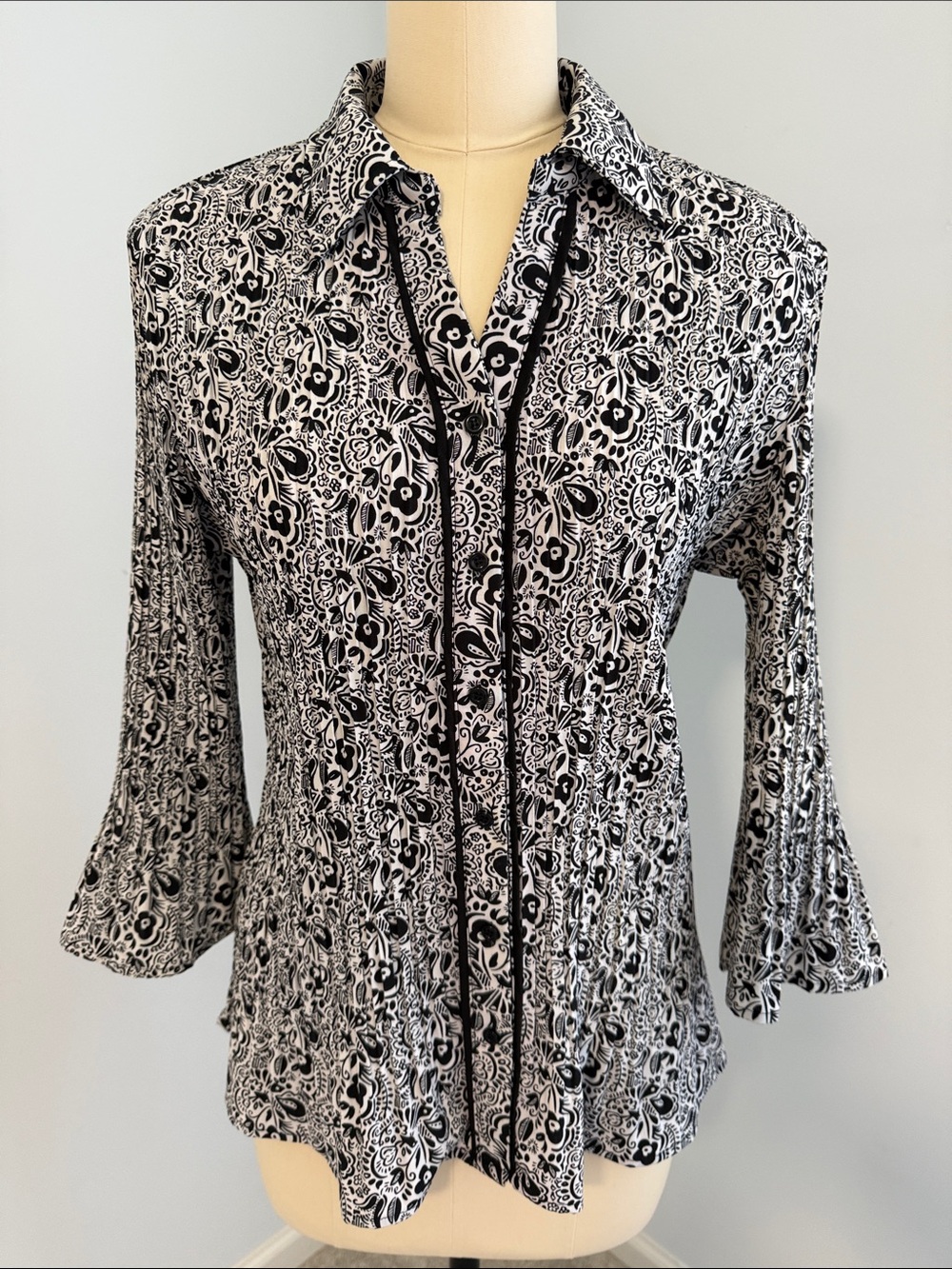 Laura Scott Black & White Pleated Floral Print Collared Women’s Top SZXL